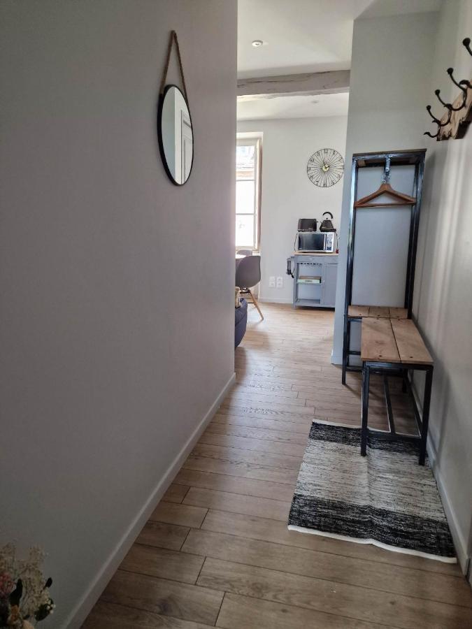Appartement Au Coeur De Vezelay - Galerie 10 Kültér fotó