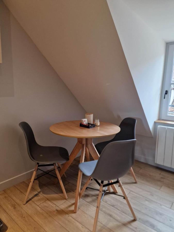 Appartement Au Coeur De Vezelay - Galerie 10 Kültér fotó